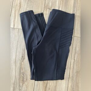 Athleta Women’s Delancey Moto Tight Leggings with Ribbed Detail Size Medium